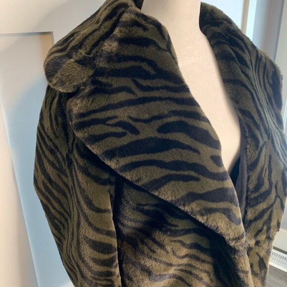 NEW Anthropologie Sanctuary Green Zebra Print Faux Fur Jacket Size Medium - Picture 7 of 16